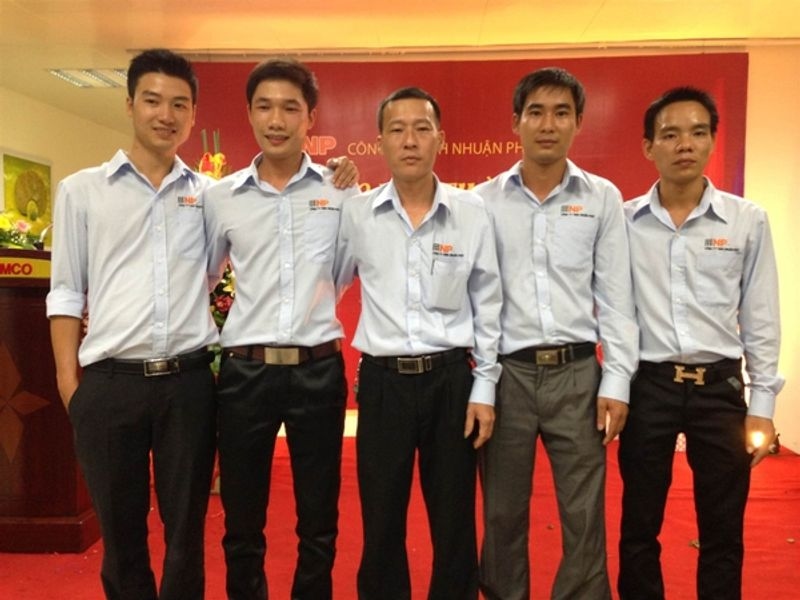 MỘT KHÔNG GIAN LÀM VIỆC SẠCH SẼ SẼ GIÚP HIỆU SUẤT LÀM VIỆC TĂNG GẤP ĐÔI – LƯƠNG TĂNG GẤP ĐÔI- HÃY SỬ DỤNG NGAY DỊCH VỤ VỆ SINH VĂN PHÒNG CỦA NHUẬN PHÁT
